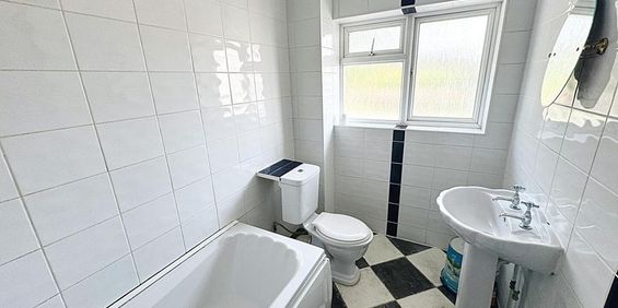 House share to rent - Photo 3