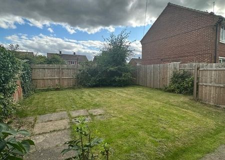 Low Grange Avenue, BILLINGHAM - Photo 3