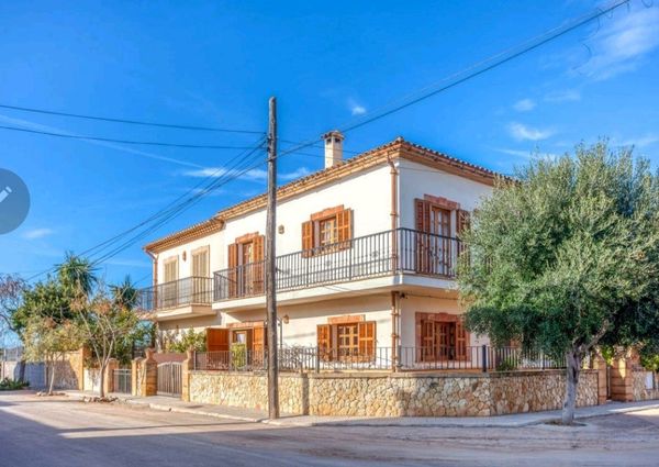 1188 Passeig Federico García Lorca, Manacor, Balearic Islands 07680