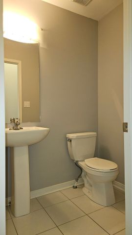 For Lease - 96 Fortis Crescent, Bradford West Gwillimbury, Ontario - Photo 4