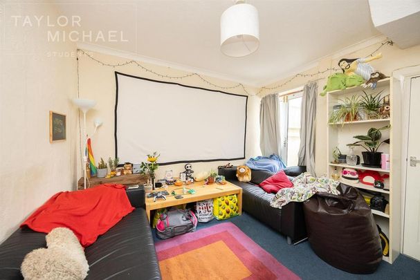 3 bedroom terraced house to rent - Photo 1