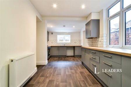 4 bedroom house to rent Palmerston Avenue, Manchester, Greater Manchester, M16 - Photo 2