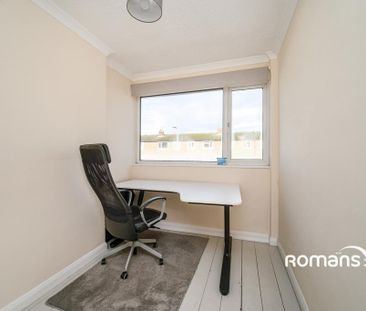 3 bedroom flat to rent - Photo 2