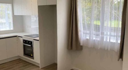 Weymouth - 3 Bedroom Home With Spacious Section - Photo 5