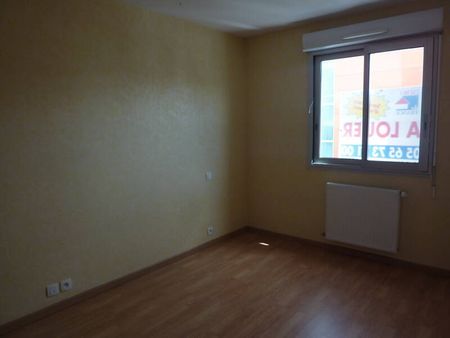 Location appartement t1 bis 2 pièces 32 m² à Rodez (12000) - Photo 2