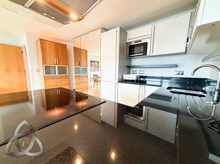Winchester Road, London, NW3 3NE - Photo 2