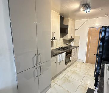 1 bedroom in a house share to rent - Photo 5