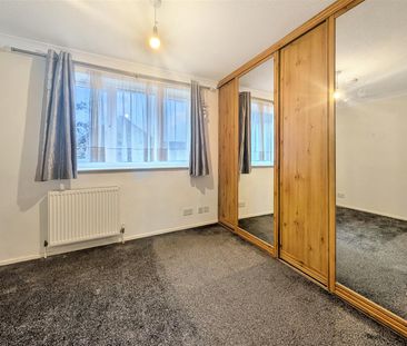 2 Charles Court, Colchester, CO7 9EW - Photo 4