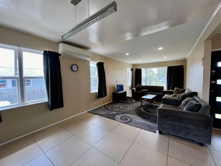 35 Addington Ave, Manurewa, NZ 2102 - Photo 2