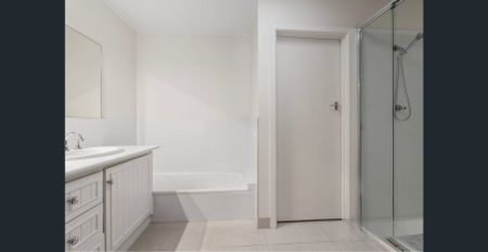 Spacious Family Home - Photo 3