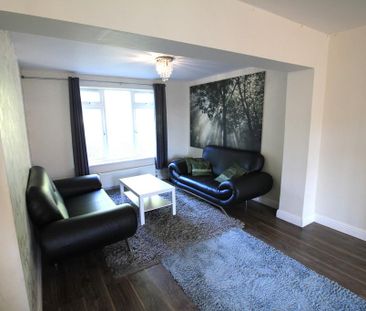 4 bedroom terraced house to rent - Photo 6
