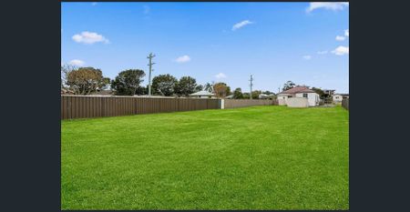 Family Home in Northern Suburbs - Photo 4