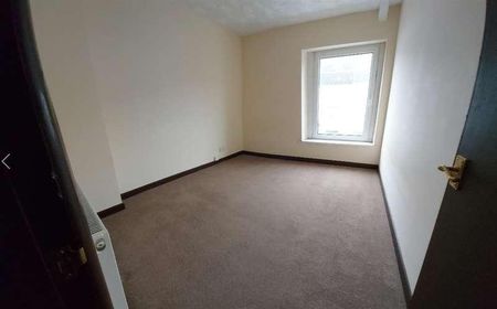 Neath Road, Plasmarl, Swansea, SA6 - Photo 3