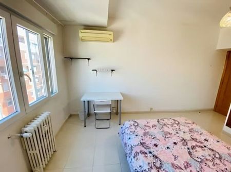 Calle Jerónima Llorente, Madrid, Community of Madrid 28039 - Photo 4