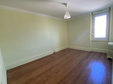 Location Appartement 4 pièces 102m² LE CREUSOT 71200 - Photo 3