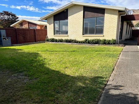 3 Bedroom Home - 257 Port Hills Road - Photo 4