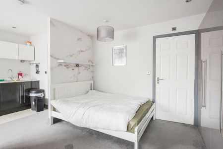 Studio to rent - Photo 3