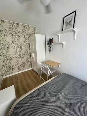 Carrer de José Carsí, Burjassot, Valencian Community 46100 - Photo 1