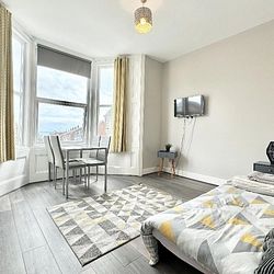 Bellevue Road, Ramsgate, CT11 8DL, Kent - Photo 1