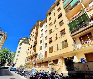 Bright room in Via Bellini - Photo 6