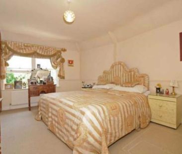 3 bedroom detached house to rent - Photo 4