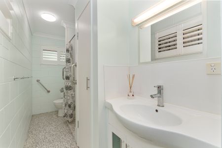 2 Tiffany Court, Rasmussen QLD 4815 - House For Rent - $600 | Domain - Photo 3