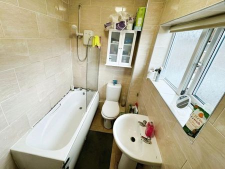 4 bedroom maisonette to rent - Photo 5