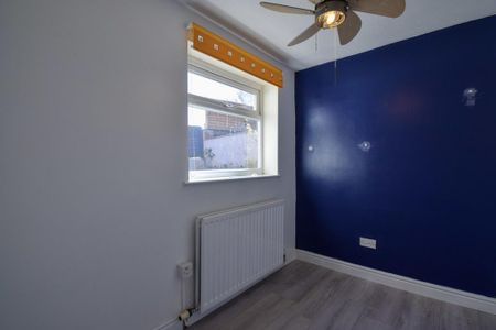 3 bedroom end of terrace house to rent - Photo 5