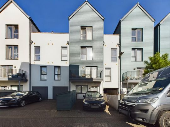 2 bedroom terraced house to rent - Photo 1