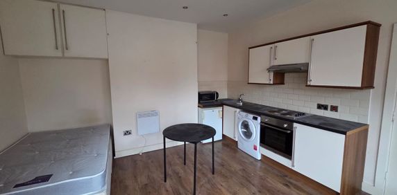 Bedsit, Norwood Terrace, LS6 - Photo 2