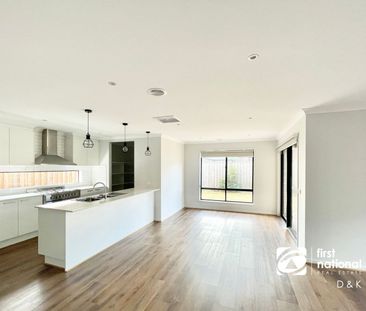 Spacious Family Living in the Heart of Bloomfield Estate - Photo 3