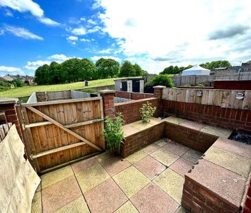 3 bedroom terraced house to rent - Photo 3