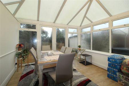 Eastwood Road North, Leigh-On-Sea, Essex, SS9 4LU - Photo 2