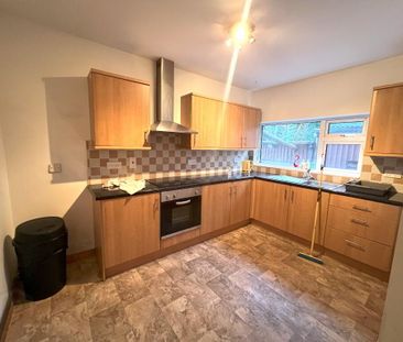 28 Benson Street, Lisburn, BT28 2BG - Photo 1