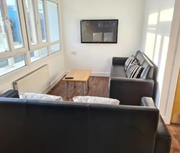 Platinum Studio - Photo 2