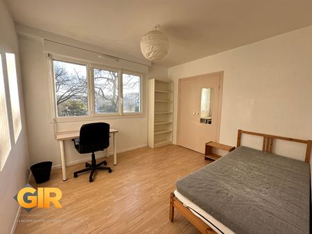 Location Appartement 4 pièces 75m² RENNES 35000 - Photo 5