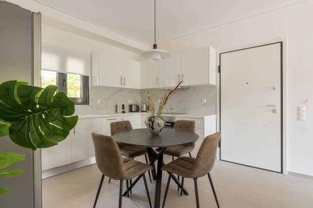 Essence 2BR Living in Marousi - Photo 4