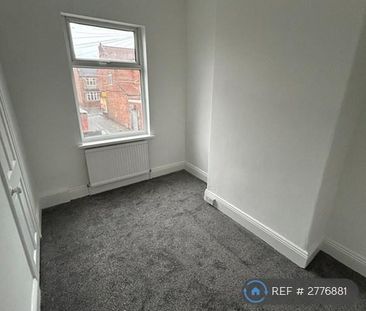 2 bedroom end of terrace house to rent - Photo 4