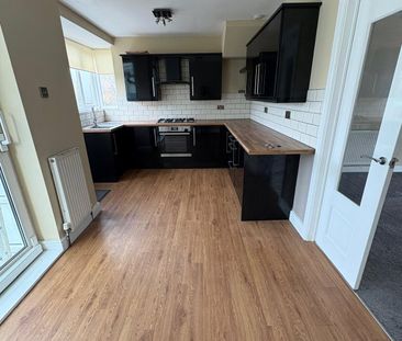 30, Wesley Garth, Leeds, West Yorkshire, LS11 8RF - Photo 5