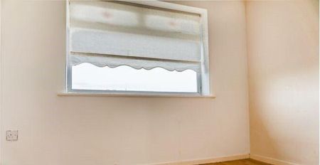 2 bedroom semi-detached house to rent - Photo 2