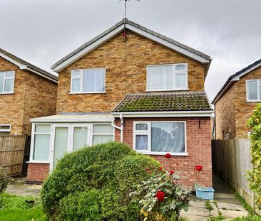 3 bedroom detached house to rent - Photo 4