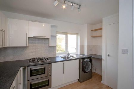 2 bedroom flat to rent - Photo 5