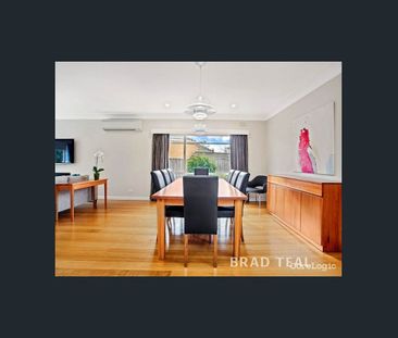 A spacious Three bedroom house - Photo 2