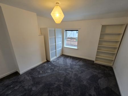 two bedroom terraced house - Photo 5