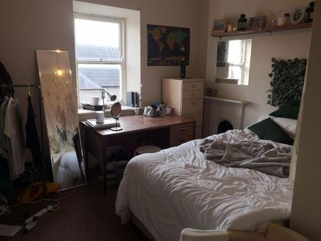 3 bedroom flat to rent - Photo 5