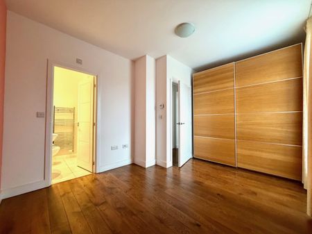 Cambridge CB2 - Photo 5