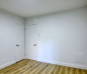 3250 Van Horne Street - Photo 4