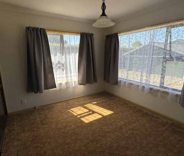 LEVIN - 3 BEDROOMS + SLEEPOUT - Photo 3