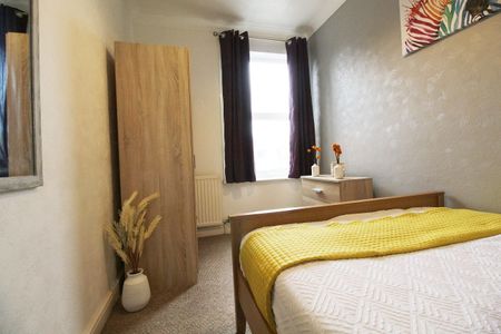 Student Accommodation, 17 Foss Bank, Lincoln, Lincolnshire, LN1 1TA - Photo 3