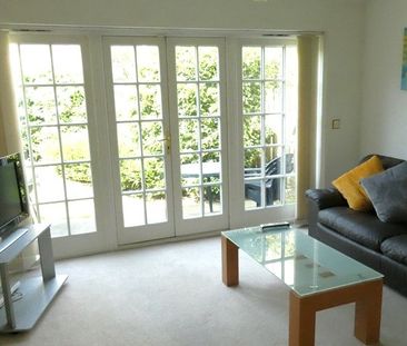 2 bedroom property to rent - Photo 1